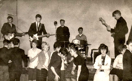 THE AZTECS, rocking in Sutton Church Hall